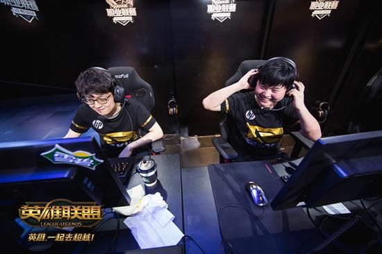 LPL夏季赛过半 新军势头凶猛 老牌强队持续低迷