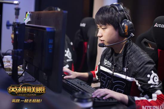 LPL夏季赛过半 新军势头凶猛 老牌强队持续低迷