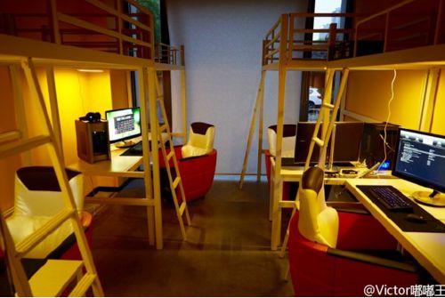 壕！老WE三人组合伙开主题网吧