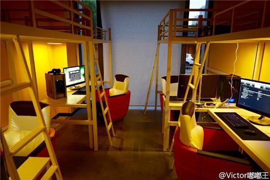 LOL前WE三大成员开的超豪华网咖：80元一小时