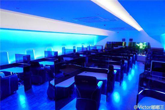 LOL前WE三大成员开的超豪华网咖：80元一小时