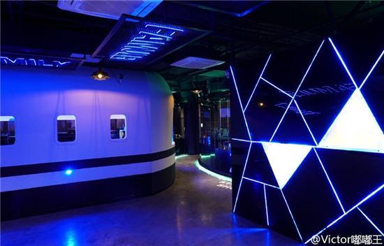 LOL前WE三大成员开的超豪华网咖：80元一小时