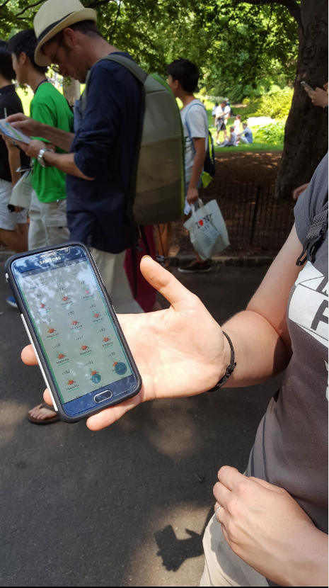 [图]停不下来 纽约中央公园变《精灵宝可梦GO》战场