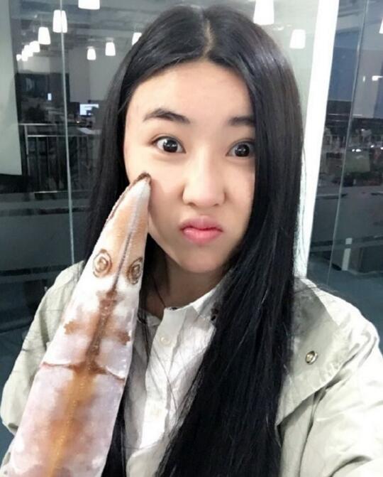 思聪操心后续 阿怡代打封号首发声