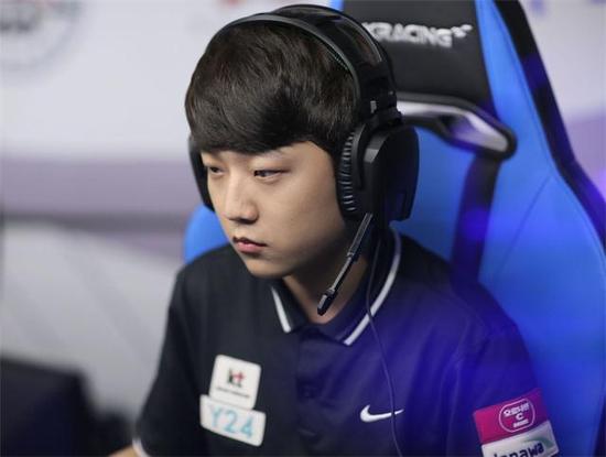 很难击败kt战队,如果他们抓到机会压制了对线能力较差的fly和arrow