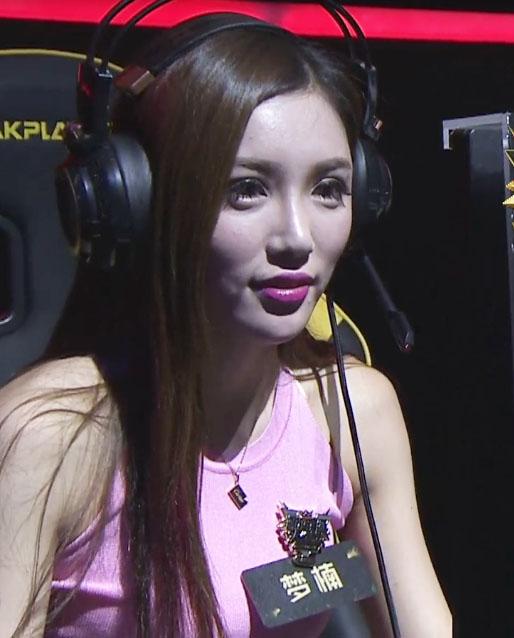 淑怡，在5V5对抗赛中使用卡尔玛有出色表现，无奈德云色实在太坑，七煌含恨出局。