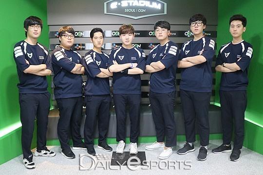 S6总决赛韩媒看思密达：SKT将第三次冠军？