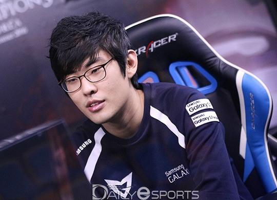 S6总决赛韩媒看思密达：SKT将第三次冠军？