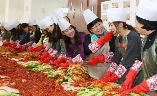 守望英雄的国家缩影 偶像电竞文化下的D.VA