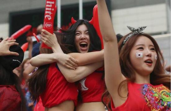 守望英雄的国家缩影 偶像电竞文化下的D.VA