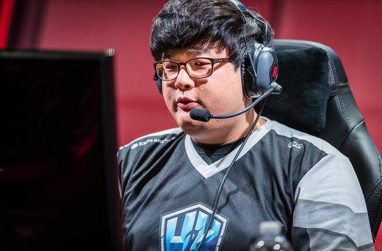 专访岳伦 看看ryu在欧洲的故事