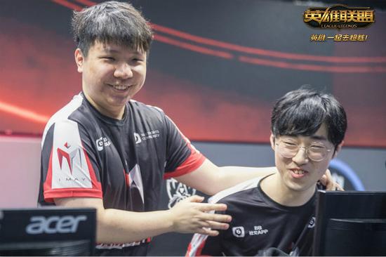  IM首战取胜 Athena盲僧有板有眼