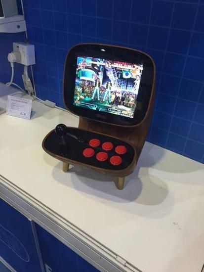 香港秋季电子展八位堂推首款蓝牙无线N64手柄