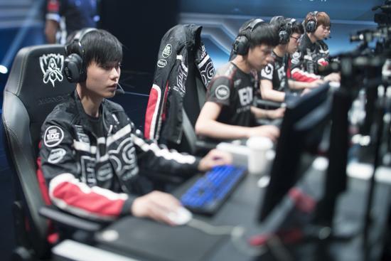 前OMG教练TT谈LPL在S世界赛上失利：太过拘束