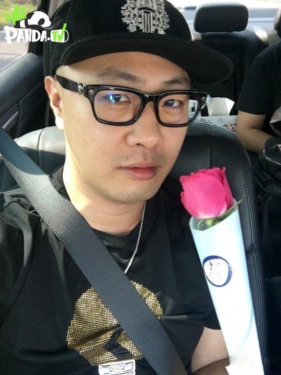 屌丝天团团长鸡哥性感女神尹素婉&nbsp;