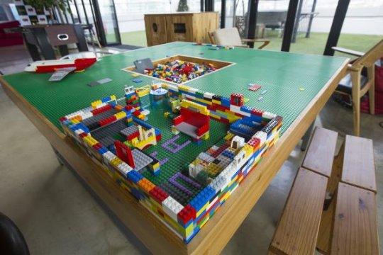 超豪华！女侠带你探秘世界各地的LOL工作室