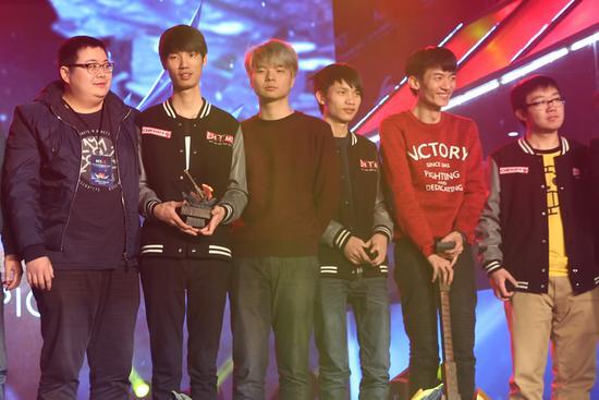 知乎：如何评价老鸡——一个被低估的中单