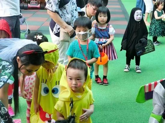 　　　行走的表情包：