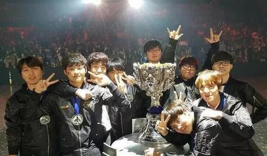 LOL职业选手收入曝光：Faker豪取607万元 厂长仅列第十