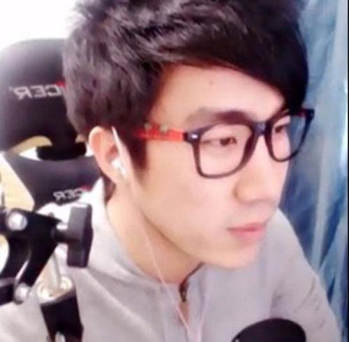 MISS男友力爆炸！虎牙直播男神天团撩爆电竞圈