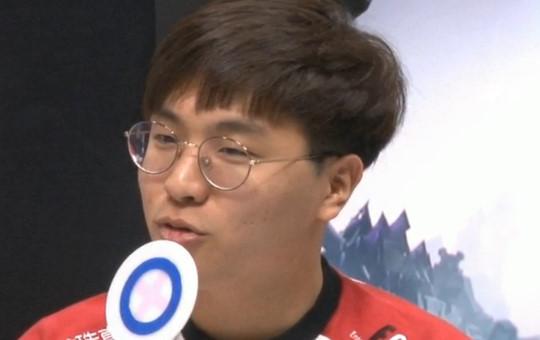 SKT参加节目：Faker赞恩静是伟大的主持人