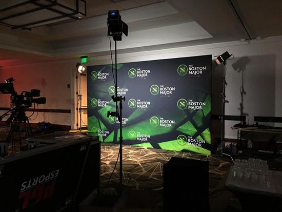  靠墙就是采访区，Sccc就是在这里接受的赛后采访。