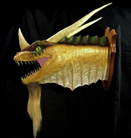 国外玩家手工制造：魔兽青铜龙挂壁头雕