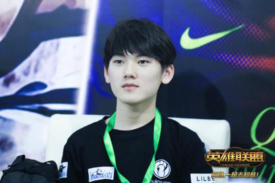 Jackeylove面临LPL考验
