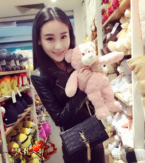 畅秀阁女神：呆萌小依赖私照曝光