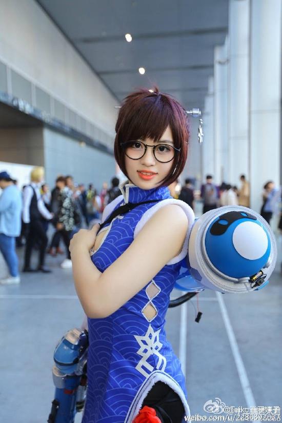 守望先锋小美cos 旗袍长腿美妈秀出好身材