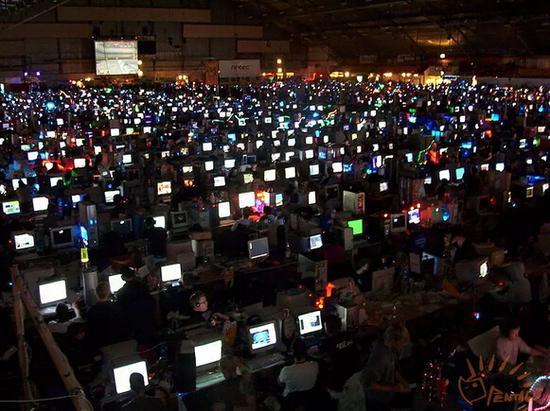 英雄联盟官方赛事起于Dreamhack