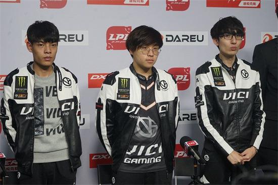 　　Q：请问一下Bengi，你来中国之后，猴爷是否有通过一些比较特殊的方式，让你快速融入队伍。