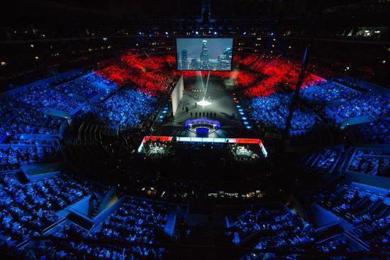 　　比赛中换人，df位置不一样是不是可以看瞎逼操作了