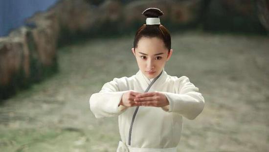 大幂幂主演的三生三世十里桃花最近在热播。