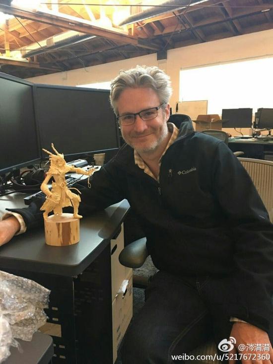 尿毒症LOL玩家用筷子造锤石