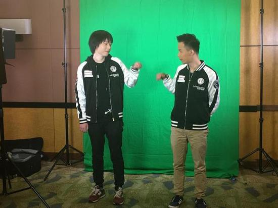 等等等等!让你们击拳，不是让你们招财啊!