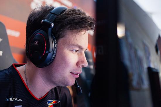 allu赢下关键1v2帮助faze锁定胜局