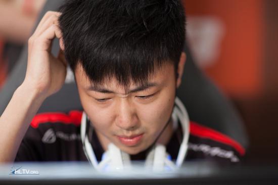 TYLOO输掉两个2v1优势残局