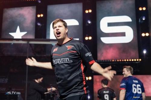 　　扬眉吐气的大表哥