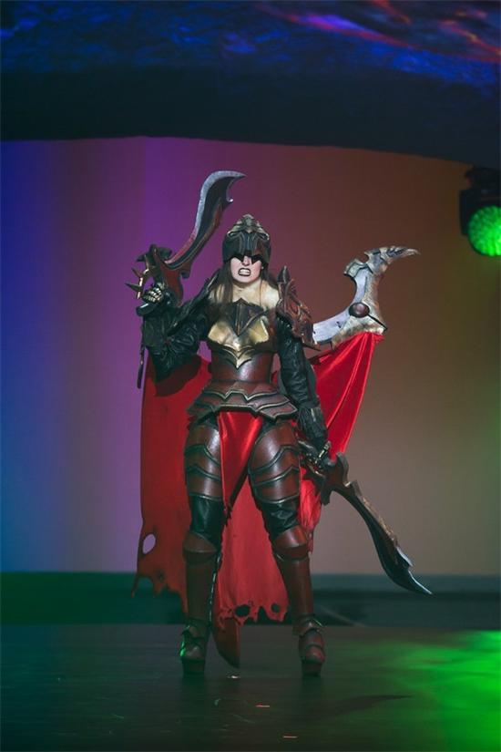 震中杯2017cosplay大赛:痛苦女王小黑皮