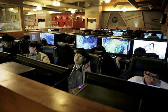 2017年3月，首尔的一家网吧内