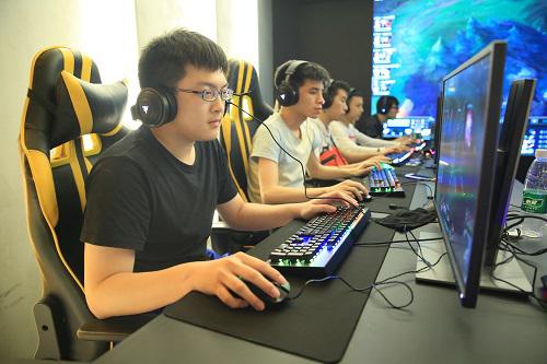 　　小编：K2作为目前广州最好的网咖之一，目前保持着良好的发展势头，能透露一下未来有怎样的发展规划吗?