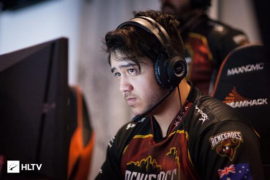 azr多次依靠个人能力撕开VP防线