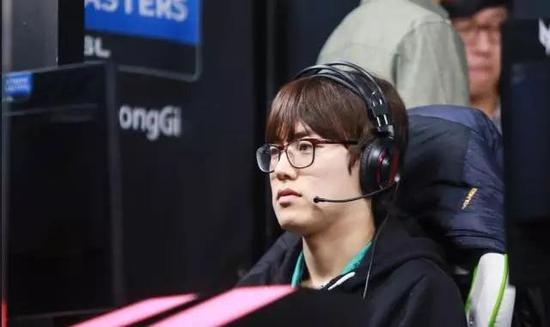 &nbsp; &nbsp; &nbsp;从LPL归国以后，李皓钟（Flame）选手经历了职业生涯中最为黑暗的一段时光。
