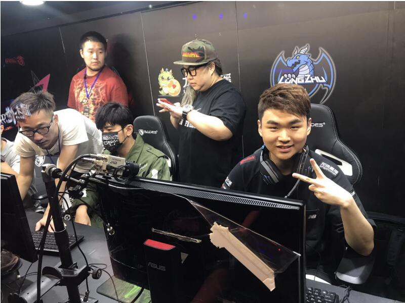 龙珠战队的Gorilla与周杰伦分到一组显得特别兴奋