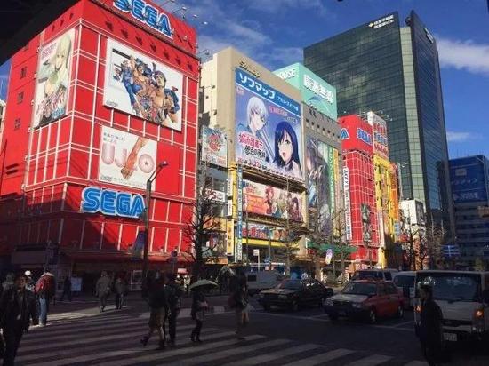 秋叶原可以说是日本游戏文化的中心，也是无数死宅心目中的“圣地”