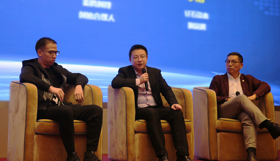 图为潘广乐在分享观点