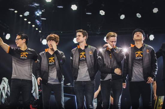 &nbsp; &nbsp;电竞面临的最大挑战是什么？