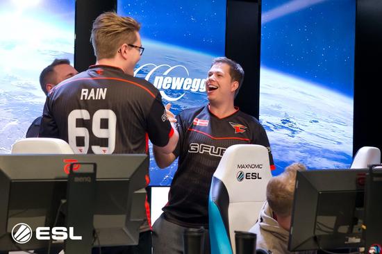 FaZe轻松进入半决赛