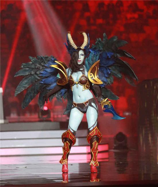 妖娆的痛苦女王cos